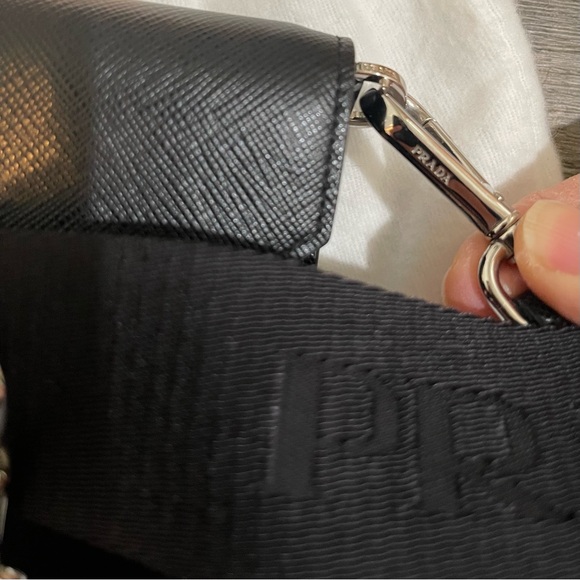 Authentic Prada leather envelope crossbody bag - Picture 3 of 16